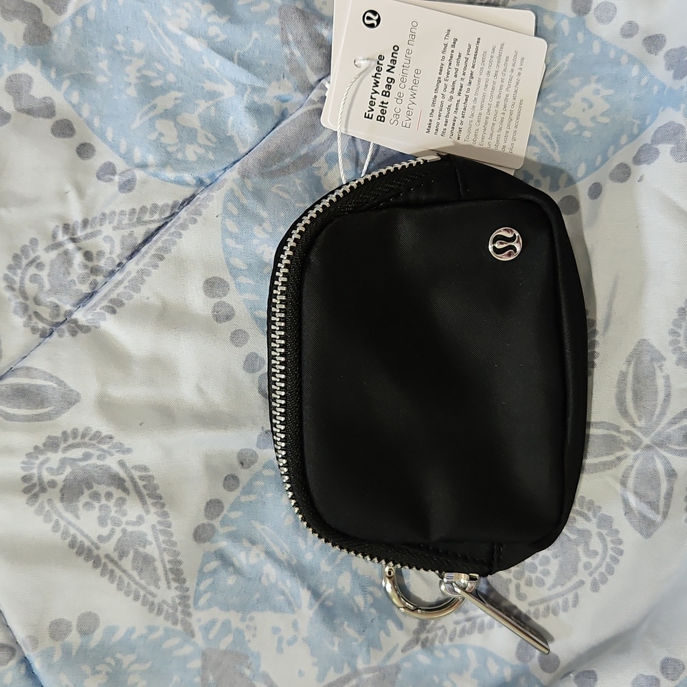 Lululemon NWT Everywhere Nano Belt Bag, black/silver. Clip anywhere😍